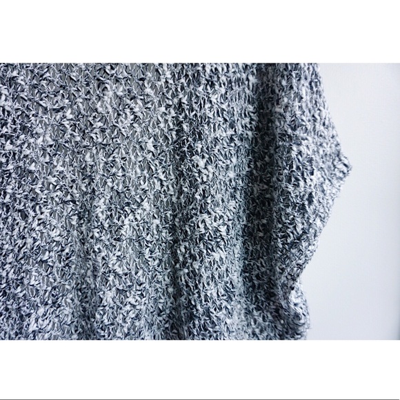 Abercrombie & Fitch Oversized Short Sleeve Sweater - Picture 7 of 8